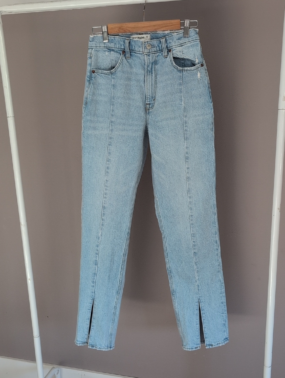 Abercrombie & Fitch The 90s Straight Ultra High Rise